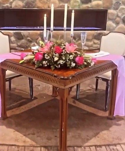 Sweetheart Table Arrangement Table Arrangement