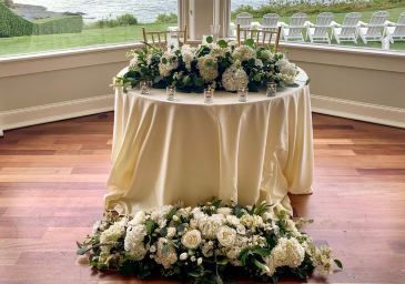 Sweetheart Table Florals  in Westport, MA | AMBER ROSE FLORAL DESIGN LLC