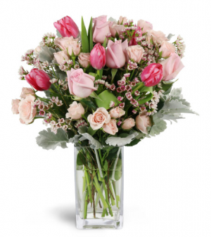 Sweetly pink All-Around floral arrangement in Winnipeg, MB | KINGS FLORIST LTD Sweetly pink All-Around floral arrangement in Winnipeg, MB | KINGS FLORIST LTD