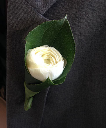 Sweetly Simple Boutonniere in Paris, ON | Upsy Daisy Floral Studio