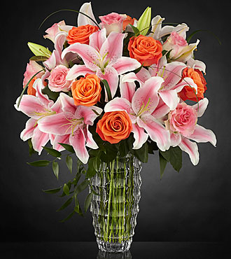 Sweetly Stunning™ Luxury Bouquet - VASE   in Las Vegas, NV | Blooming Memory