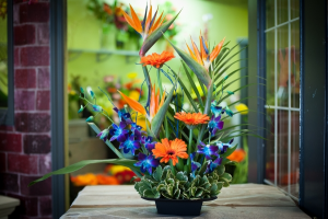 Sympathy Arrangement in Oakville, ON | ANN'S FLOWER BOUTIQUE-Wedding & Event Florist Sympathy Arrangement in Oakville, ON | ANN'S FLOWER BOUTIQUE-Wedding & Event Florist