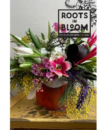 Sympathy Signature Roots Arrangement Designers Choice in Marion, IA | Roots In Bloom Sympathy Signature Roots Arrangement Designers Choice in Marion, IA | Roots In Bloom