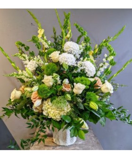 SYMPATHY TRIBUT  Arrangement