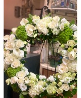 SYMPATHY WREATH 24" White and green