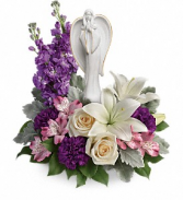 T274-3A Teleflora's Beautiful Heart Bouquet Fine Porcelain Angel with Gold Trim