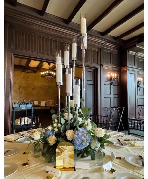 TABLE ARRANGEMENT 