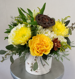 Table Top Cheer Fresh Flower Centerpiece 