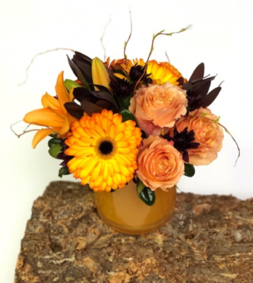 Tangerine Twist Vase Arrangement in Invermere, BC | INSPIRE FLORAL BOUTIQUE