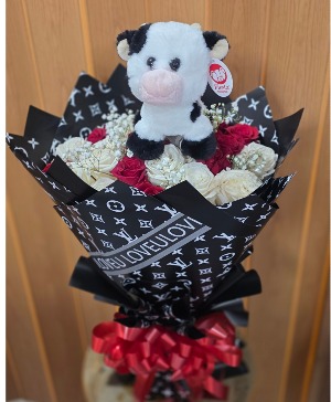Te Quero MOO-cho  24 Wrapped Roses 