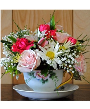 Tea cup Daisies and Roses Mothers Day