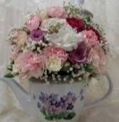 Teapot of roses Arrangement