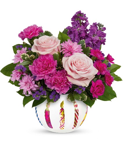 Teleflora's Birthday Greetings TEV62-7A Bouquet