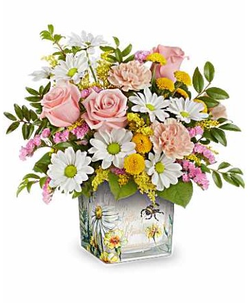 Teleflora's Honey Kissed Bouquet Fresh Arrangement in a Teleflora Keepsake in Auburndale, FL | The House of Flowers