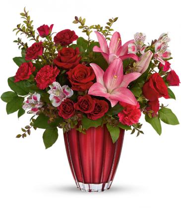 Teleflora's Romantic Radiance T22V110B Bouquet in Moses Lake, WA | FLORAL OCCASIONS