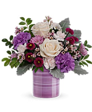 Teleflora's Serene Swirl Bouquet Fresh Arrangement with a Teleflora Keepsake
