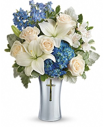 Teleflora's Skies of Rememberence Fresh Arrangement in a Teleflora Keepsake in Auburndale, FL | The House of Flowers