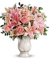 Teleflora's Soft and Tender Bouquet Sypmathy