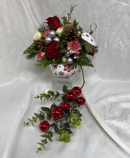 Teleflora's Sprinkle and Sparkle Ornament Holiday