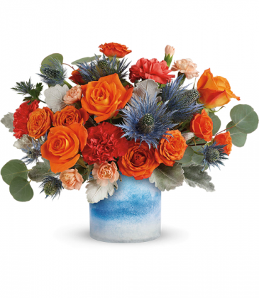 Teleflora's Standout Chic TEV57-6B Bouquet in Moses Lake, WA | FLORAL OCCASIONS