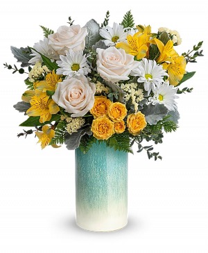 Teleflora's Sunshine Breeze Bouquet 
