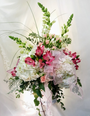 Tender Thoughts MD18-1 * Local Delivery Only ** in Hesperia, CA | ACACIA'S COUNTRY FLORIST Tender Thoughts MD18-1 * Local Delivery Only ** in Hesperia, CA | ACACIA'S COUNTRY FLORIST