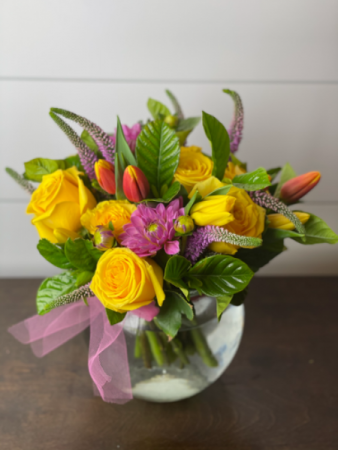 The Becky D.  Fresh Cut Floral Arrangement 