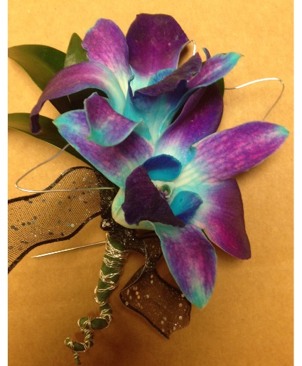 The Blooming Blue Boutonniere prom
