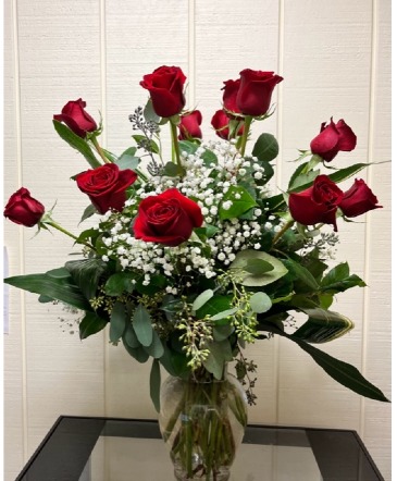 The Classic Dozen  Vase in Fairfield, CT | Blossoms at Dailey's Flower Shop