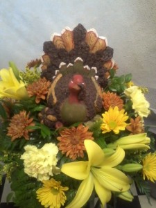 The Cottage Turkey nice resin keepsake with fall flowers
