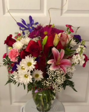 https://cdn.atwilltech.com/flowerdatabase/t/the-dazzling-valentine-601af3716186d5.77746203.300.jpg