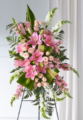 The Elegant Embrace Spray S5269