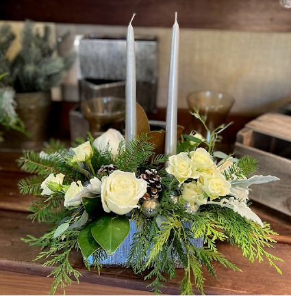 The Elegant Frost Centerpiece With Candles