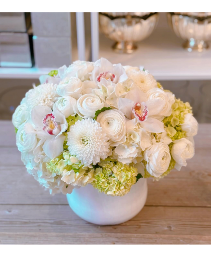 The Evelyn Vase Bouquet