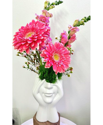 The Face Vase  Valentine Mixed Arrangement 