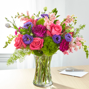 The FTD Charm & Comfort Bouquet Vase Arrangement 