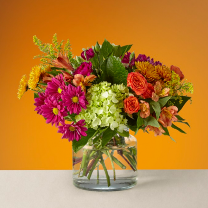 The FTD Crisp & Bright Bouquet 