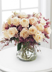 The FTD® Monticello Rose™ Bouquet E3-3761 Vased Arrangement