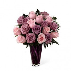 The FTD Royal Treatment Rose Bouquet 15-V10