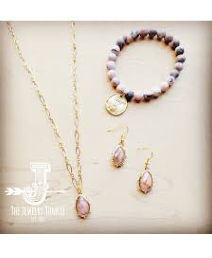 The Jewlery Junkie  