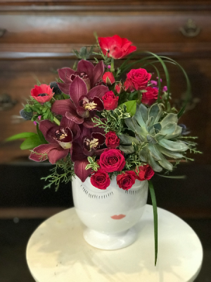The Lady Vase Design in Scarborough, ON | Florida Flowers The Lady Vase Design in Scarborough, ON | Florida Flowers