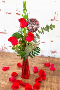 The Lani Valentine Rose Budvase