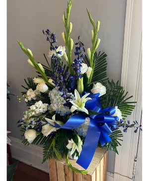 The Mattie Lea Urn Arrangement