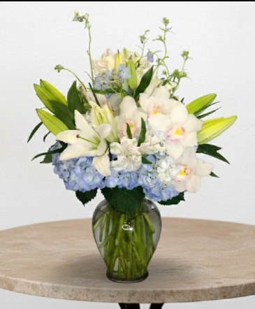 Timeless Clear Vase in Weymouth, MA | Weymouth Flower Shop