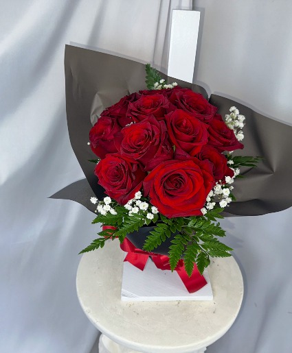 The Timeless Classic Dozen Red Roses