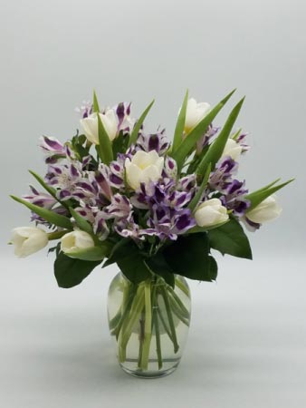 Tinker Bell tulip or rose arrangement