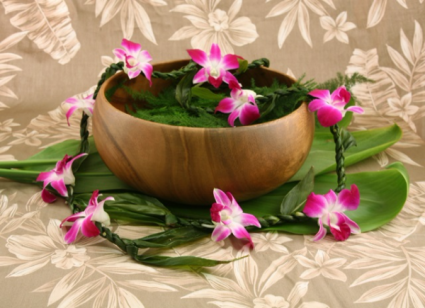 Ti Leaf / scattered orchids Draping Lei