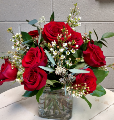 Timeless rose bouquet dozen roses in square vase