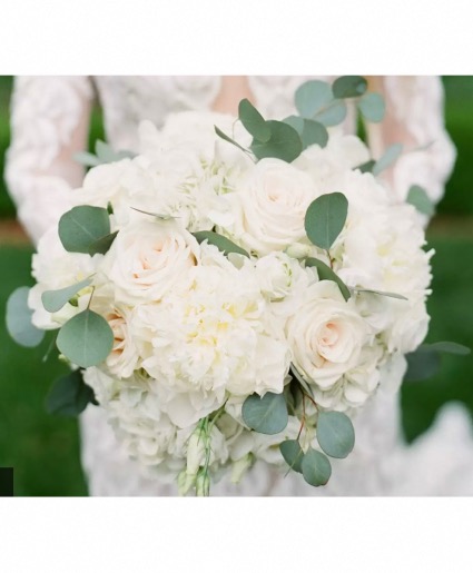 Timeless white bouquet  