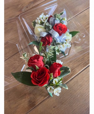 Traditional Boutonniere & Wrist Corsage  